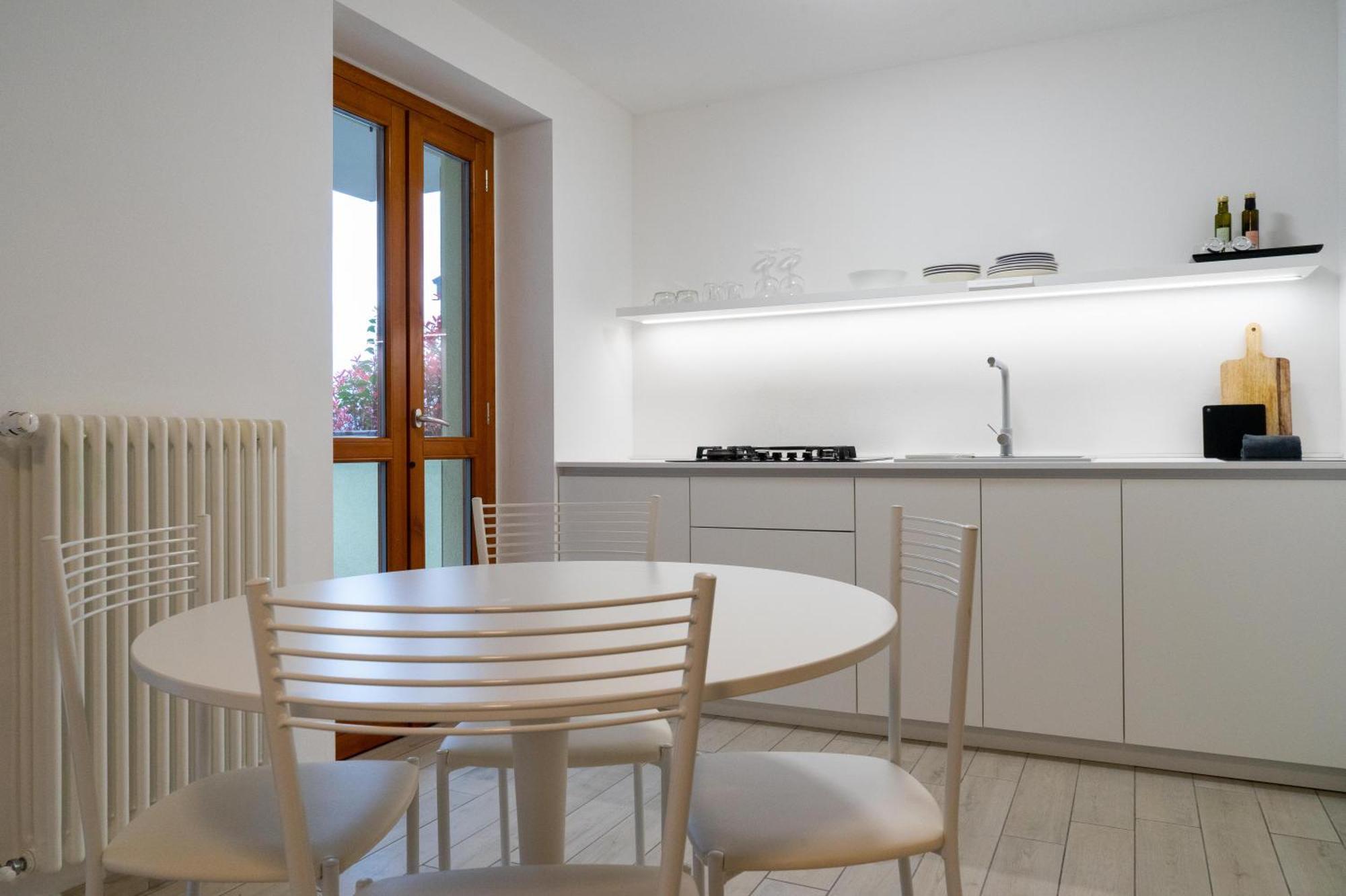 Vista Dolce Isola _ Lakeview Pool, Terrace & Garden Apartment آرجينيو المظهر الخارجي الصورة