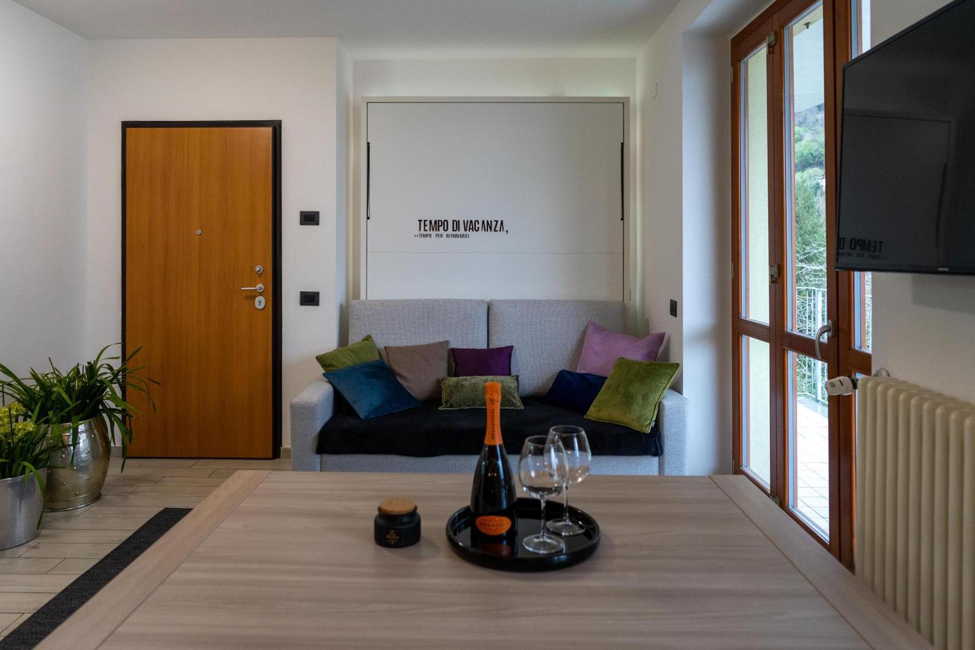 Vista Dolce Isola _ Lakeview Pool, Terrace & Garden Apartment آرجينيو المظهر الخارجي الصورة