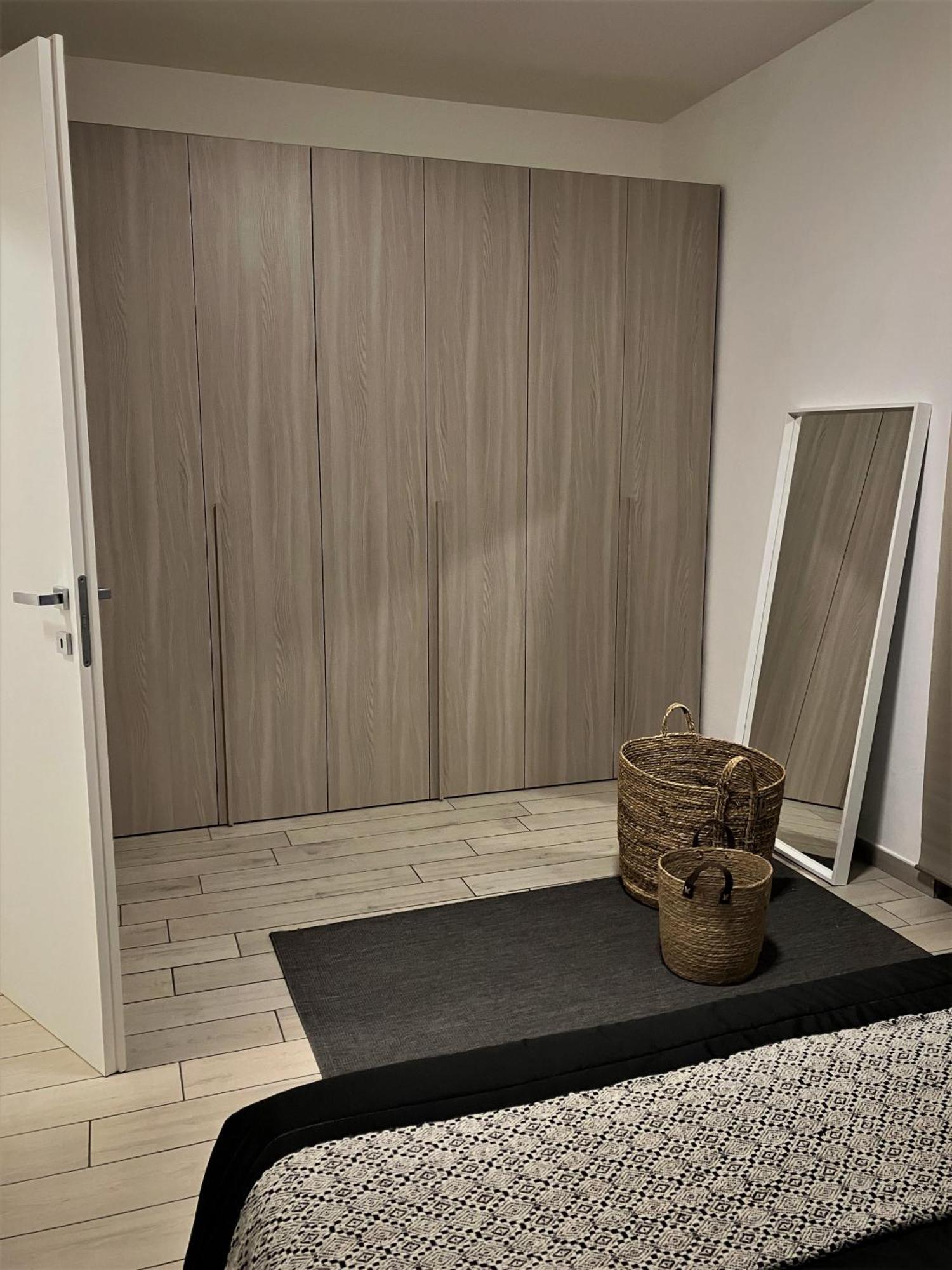 Vista Dolce Isola _ Lakeview Pool, Terrace & Garden Apartment آرجينيو الغرفة الصورة